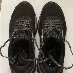 Brooks Women’s Revel 3